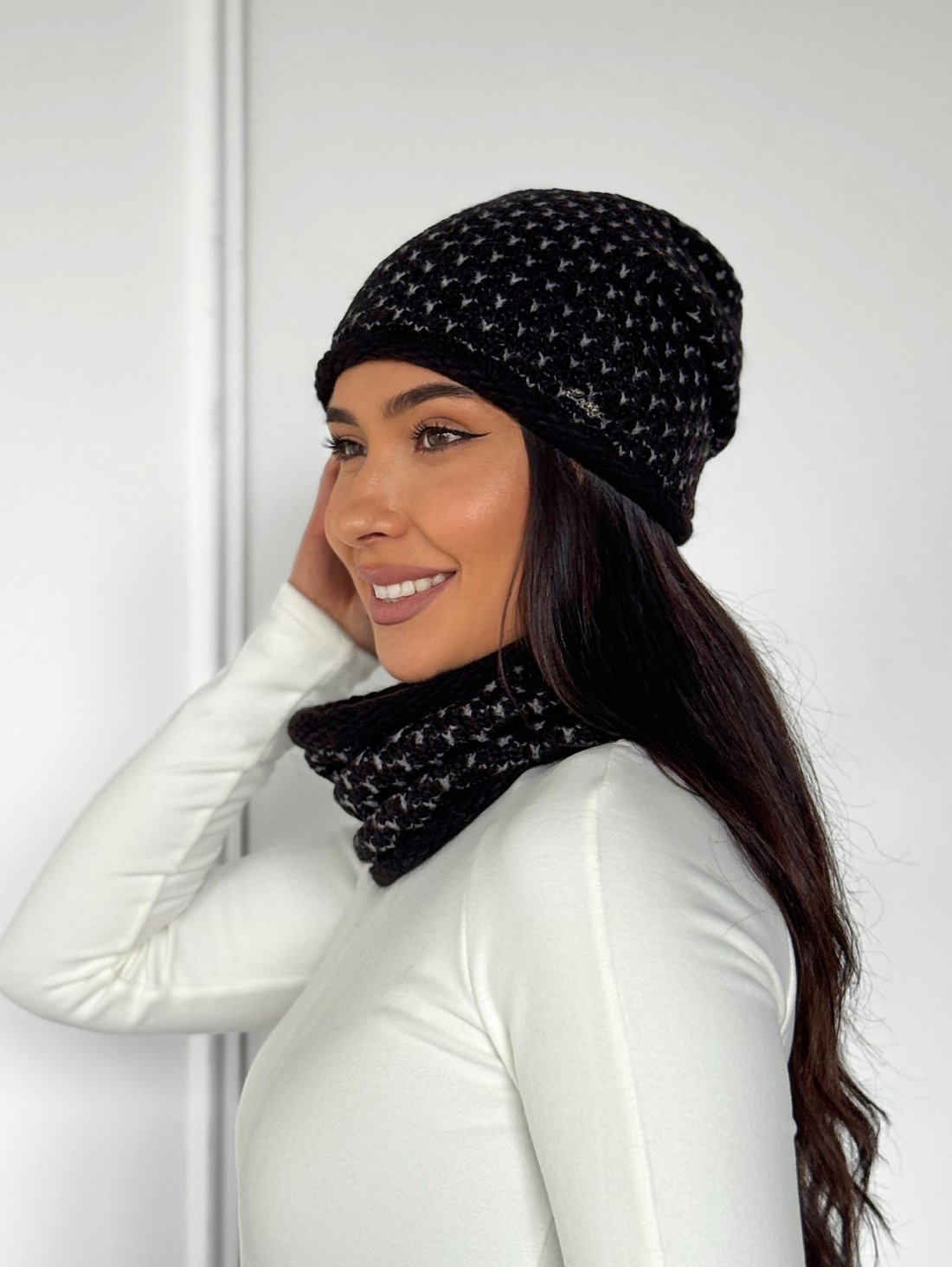 В’язаний комплект для жінок із шапкою та снудом INNOE 950065-1 Чорний - Купити