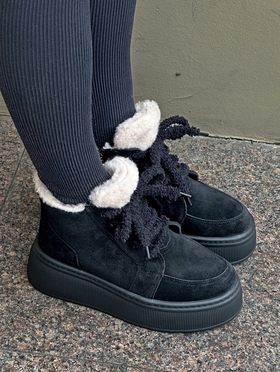 Модні теплі черевики з натуральної замші INNOE 777562-1 Чорний