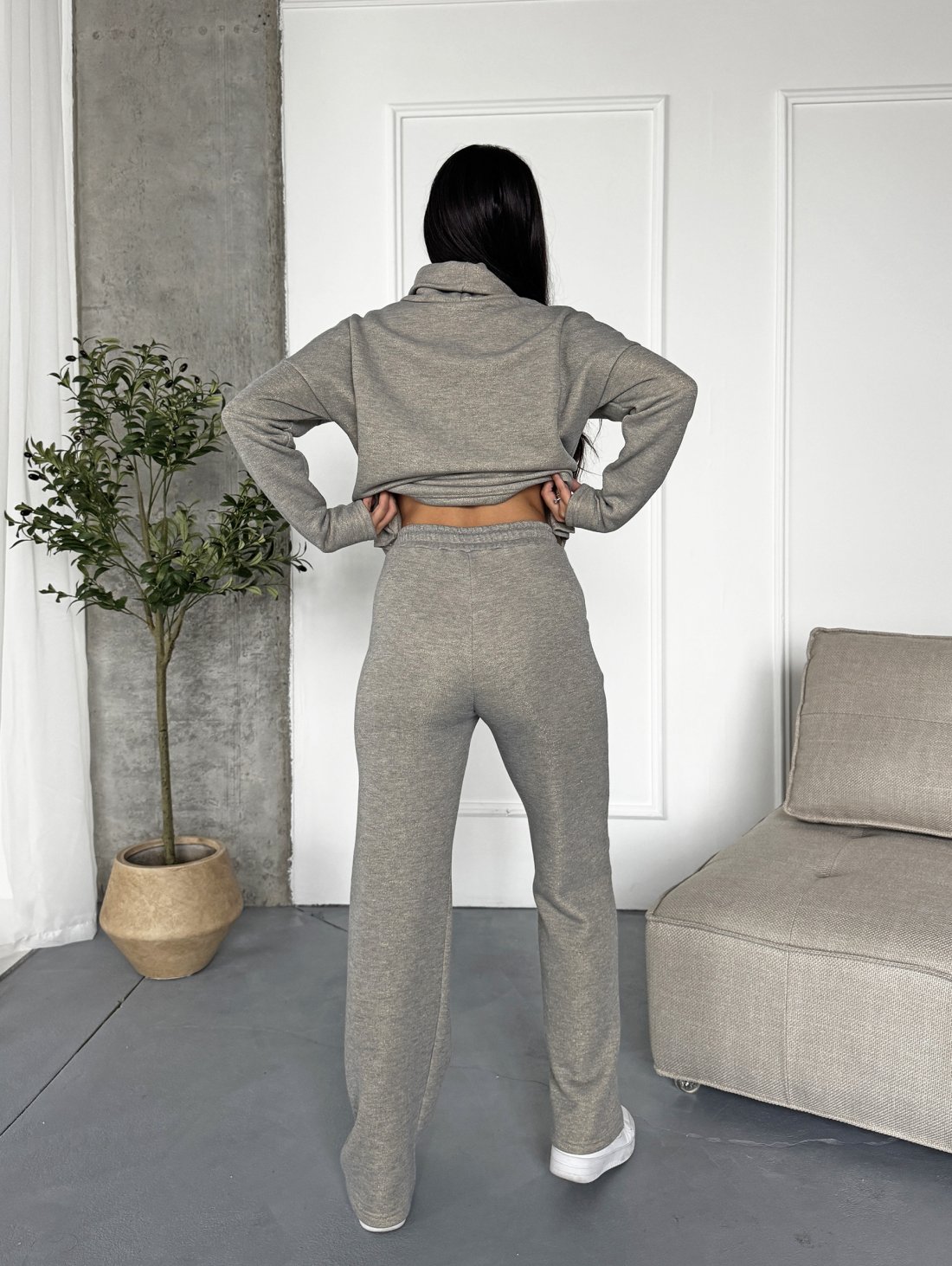 Жіночий костюм тринитка “Urban Shine” – комфорт і сяяння в одному образі INNOE 210366-4 Світло-сірий