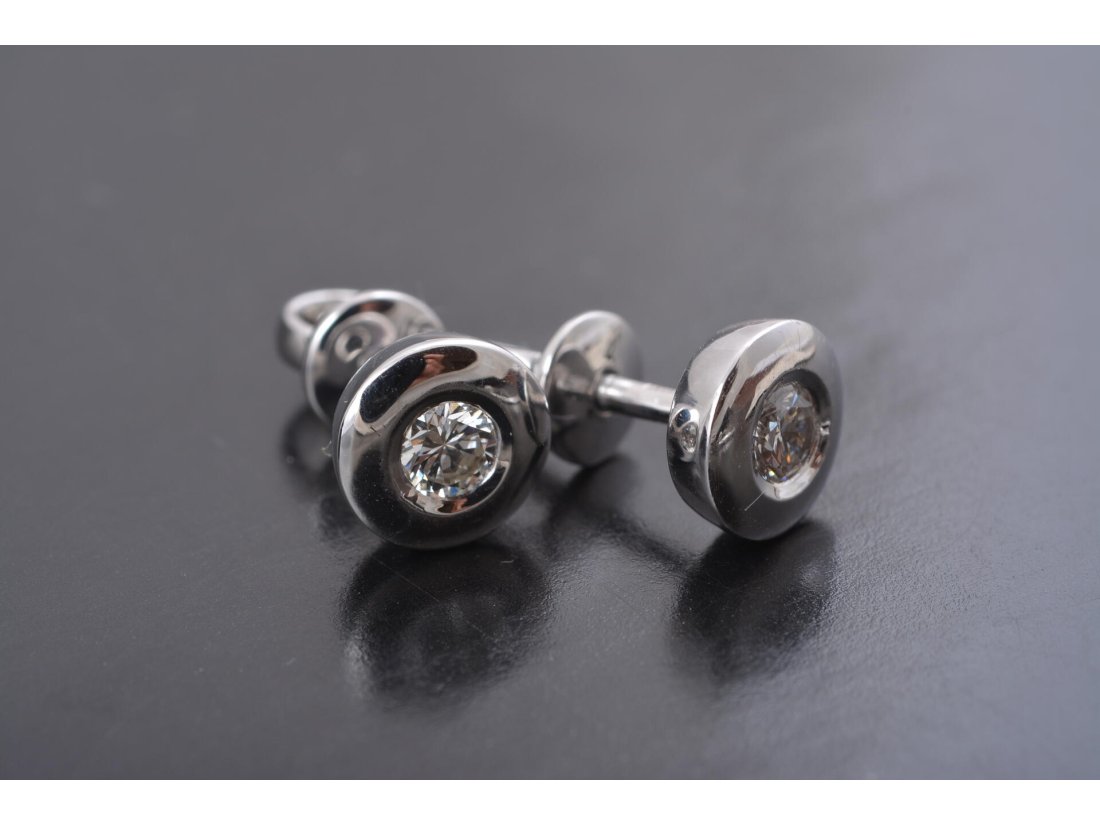 Пусет із діамантами біле золото