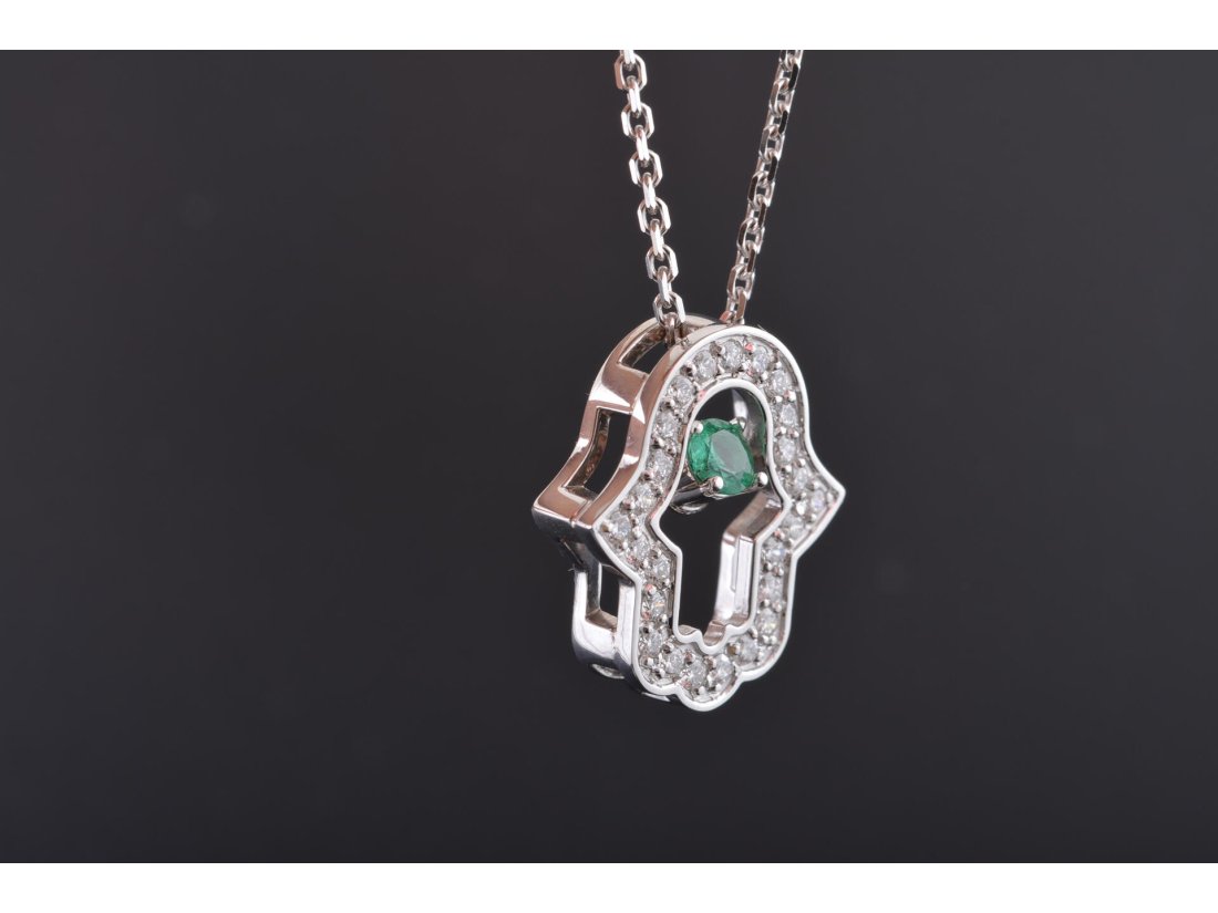 Підвіс &quot;Хамса&quot; біле золото із діамантами та смарагдом