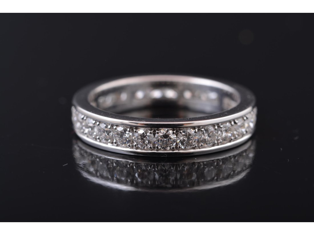 Обручка-доріжка із діамантами у стилі Tiffany - Купити