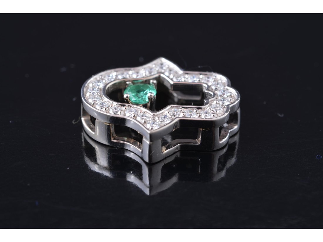 Підвіс &quot;Хамса&quot; біле золото із діамантами та смарагдом - Купити