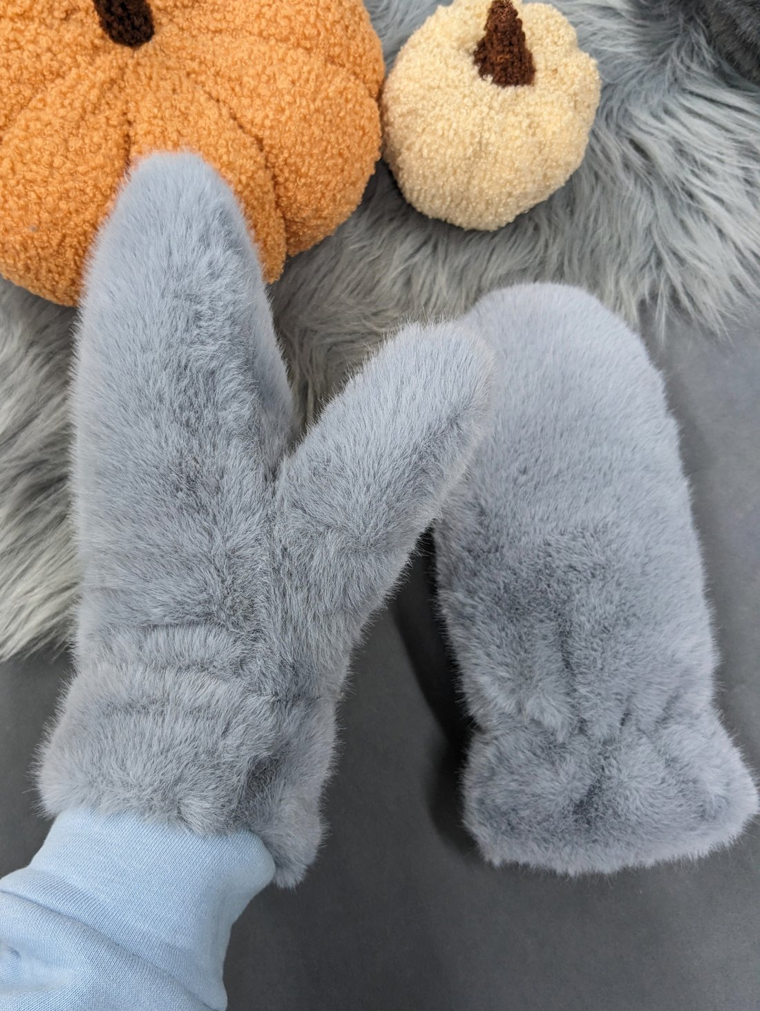 М’які хутряні рукавички сірого кольору INNOE 85005-2 Світло-сірий - Innoe