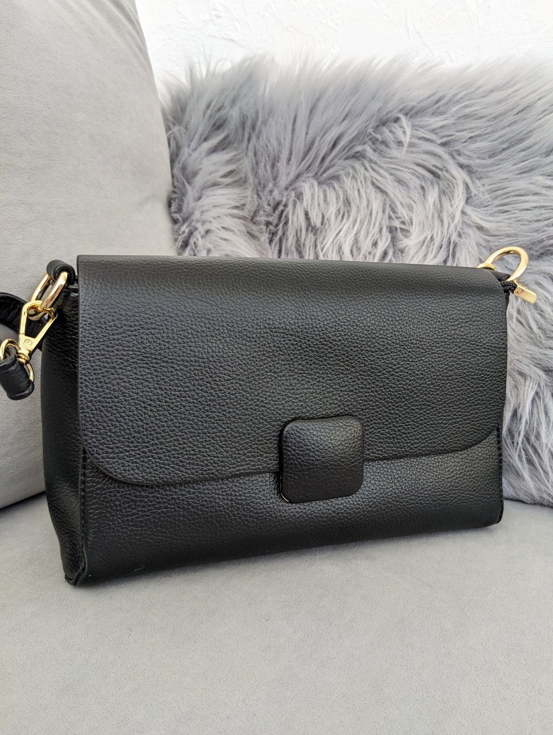 Жіноча сумка з екошкіри з функціональним наповненням INNOE 350013-1 Чорний