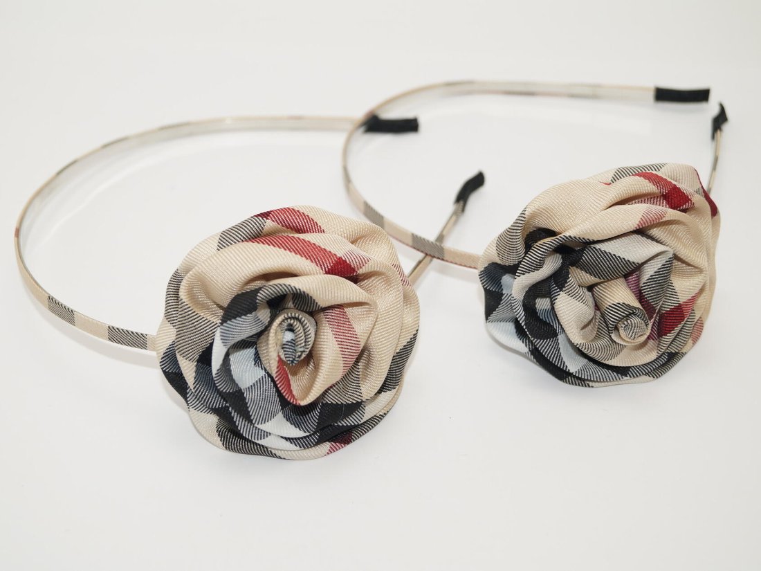 Ободок з трояндою.