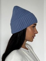 Стильна і тепла жіноча шапка блакитного кольору INNOE 950825-1 Джинс - Innoe