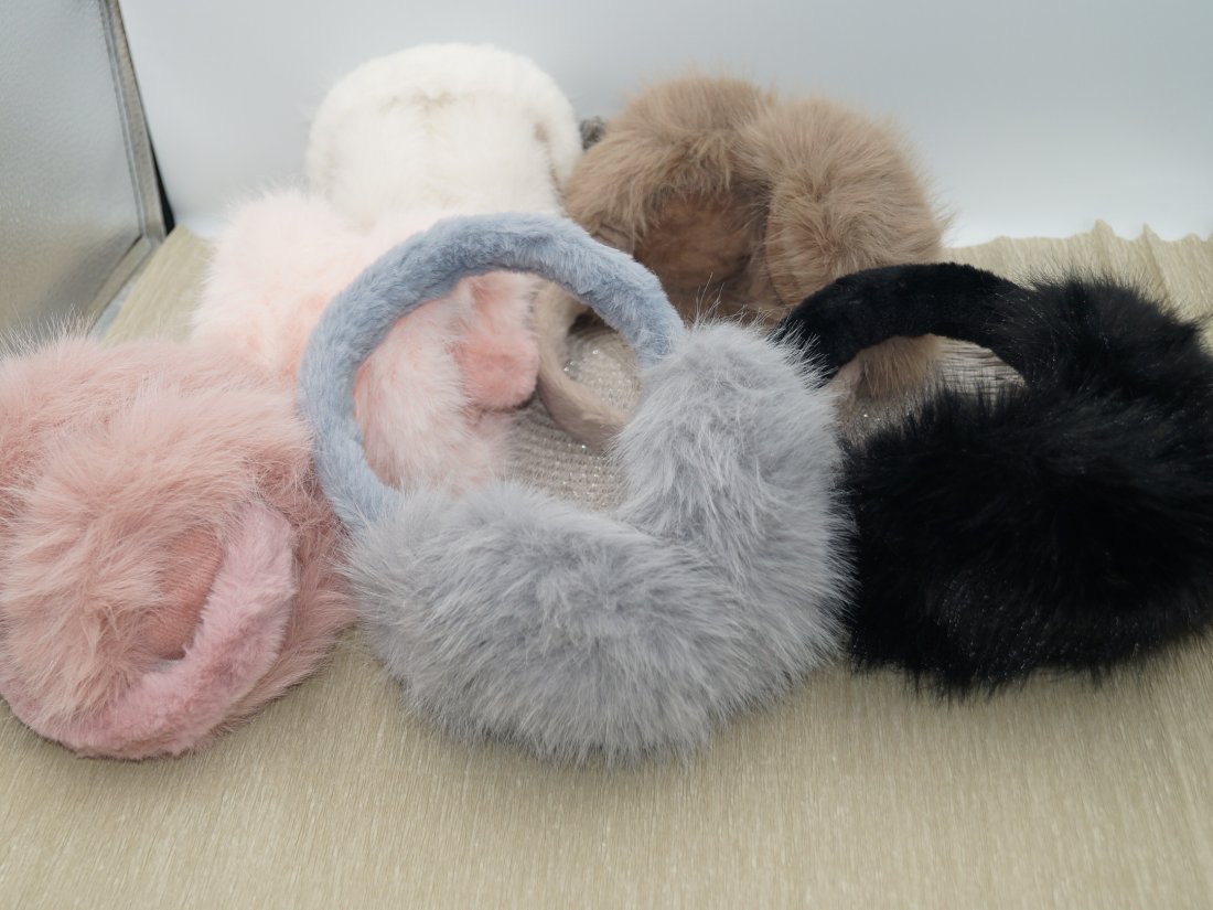 Теплі навушники зі штучного хутра. Розкладні.