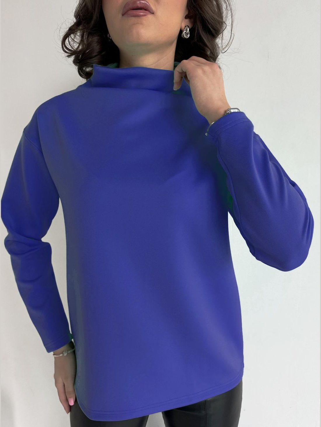 Гольф однотонний жіночий INNOE 230208-23 Електрик - Купити