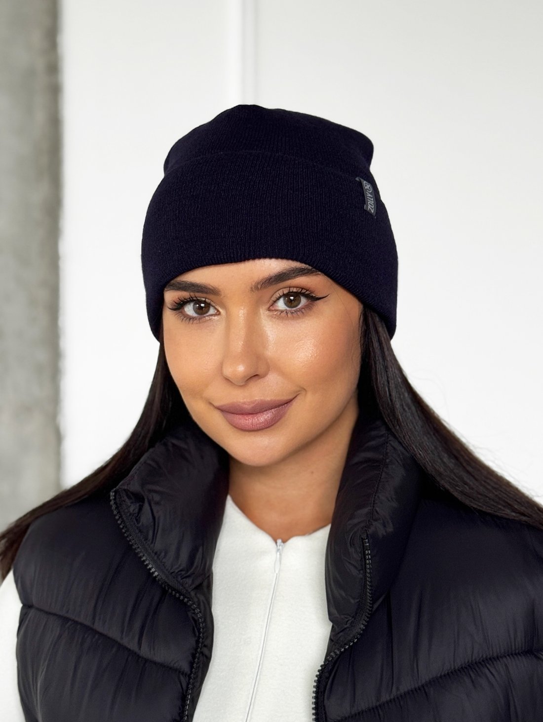 Жіноча шапка класичного фасону INNOE 950118-1 Темно-синій