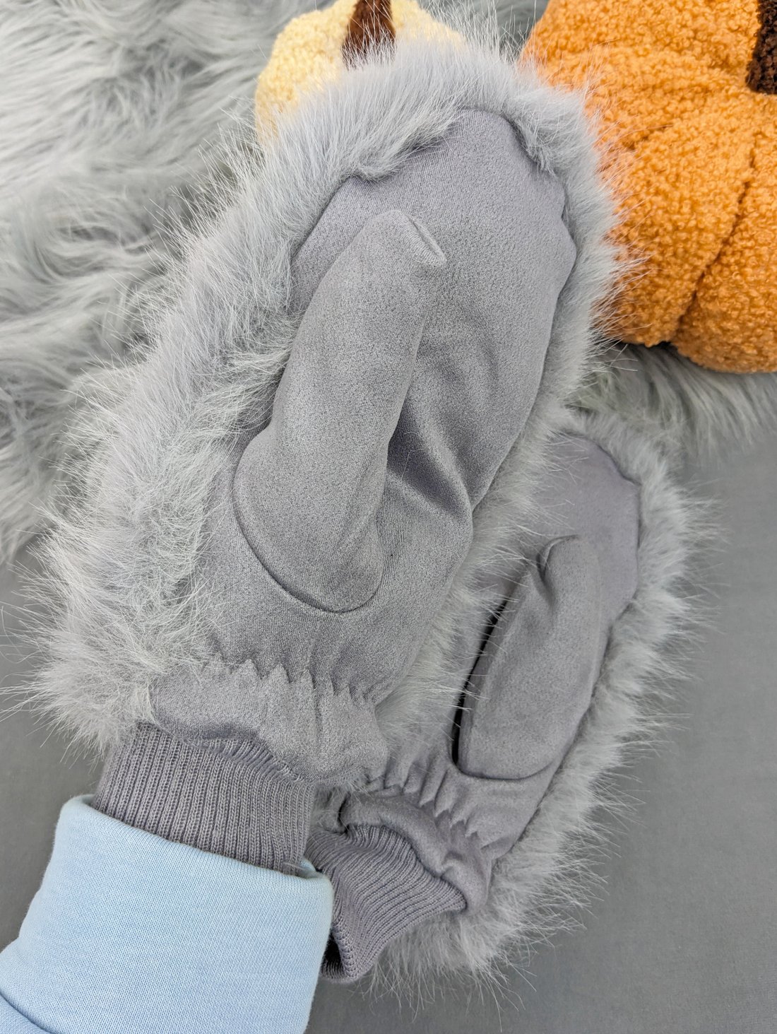 Хутряні рукавиці з утепленням та зручним манжетом INNOE 85005-1 Світло-сірий