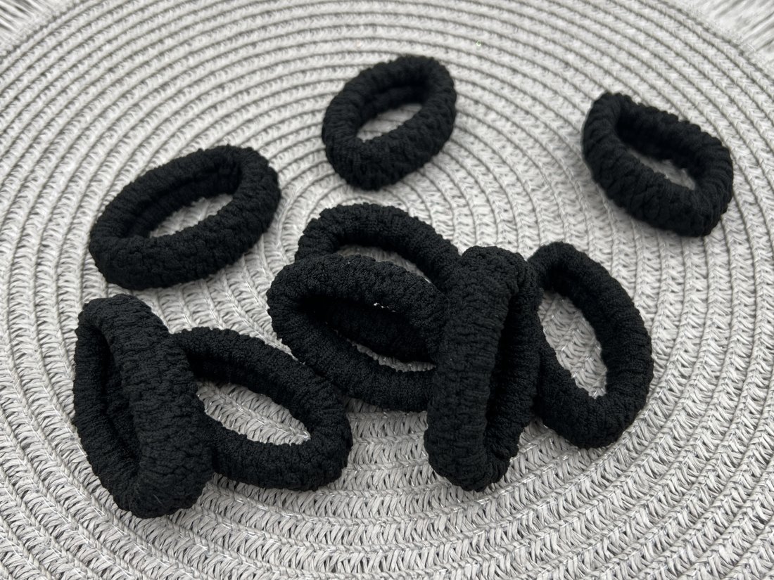 Резинки для волосся чорні