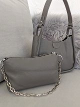 Стильна сумка з мінімалістичним дизайном і внутрішнім органайзером INNOE 350012-1 Тауп