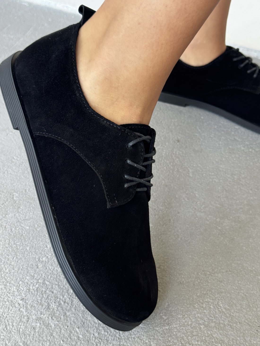 Black Suede – жіночі класичні оксфорди INNOE 777753-2 Чорний