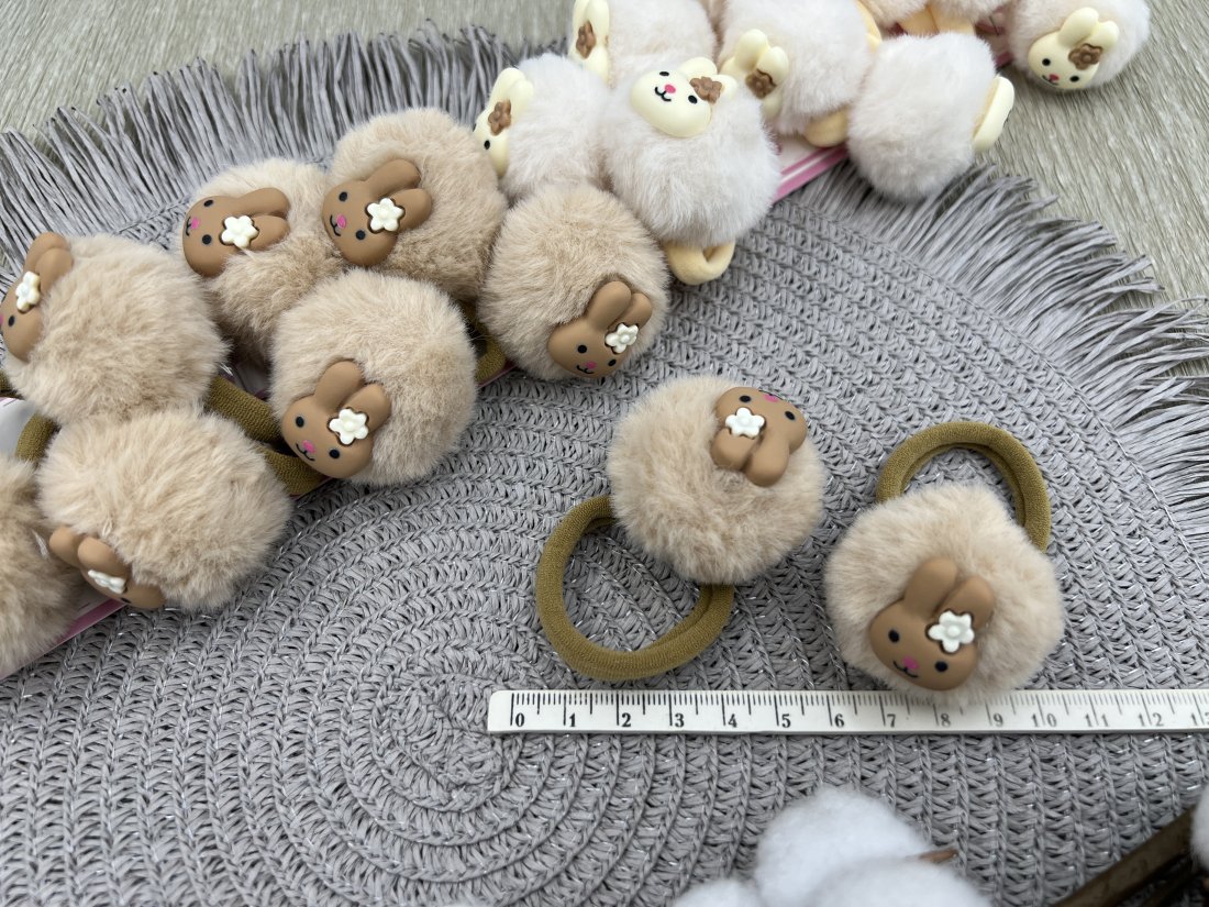 Дитяча резинка з хутряною кулькою 4см - Кристалік