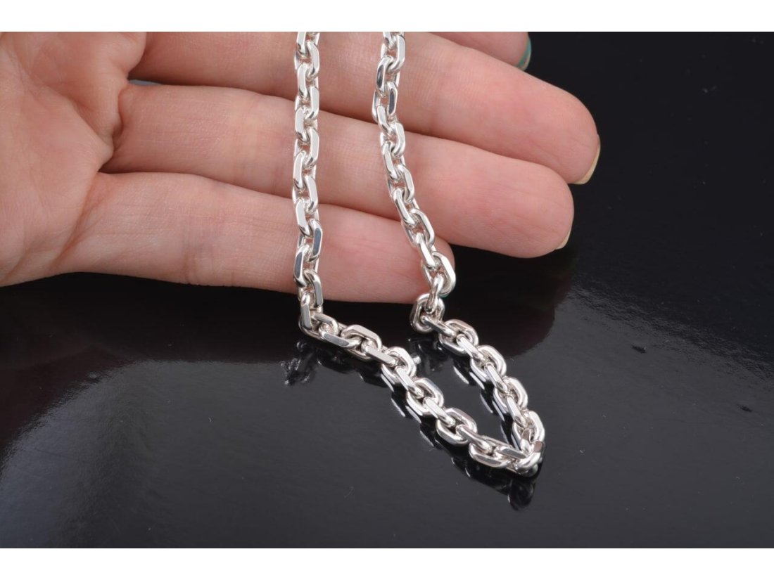 Ланцюг із хрестом - Фото2 Ланцюг із хрестом - Багира