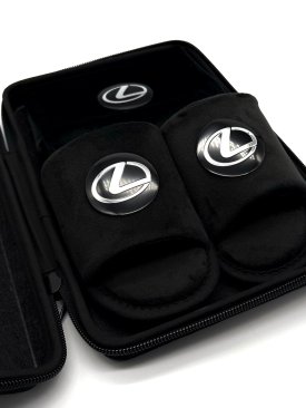 Подарунковий бокс з відкритими капчиками та мішечком з оригінальним авто-значком Lexus - Купити
