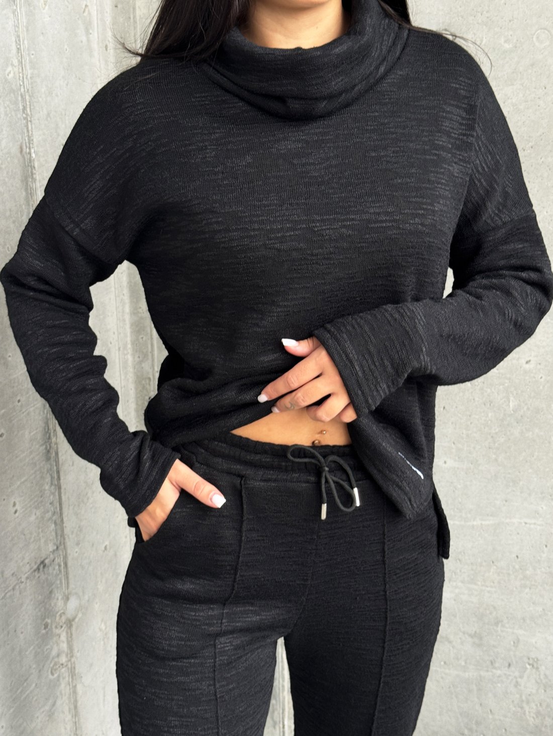 М’який жіночий костюм з ангорою INNOE 210366-2 Чорний