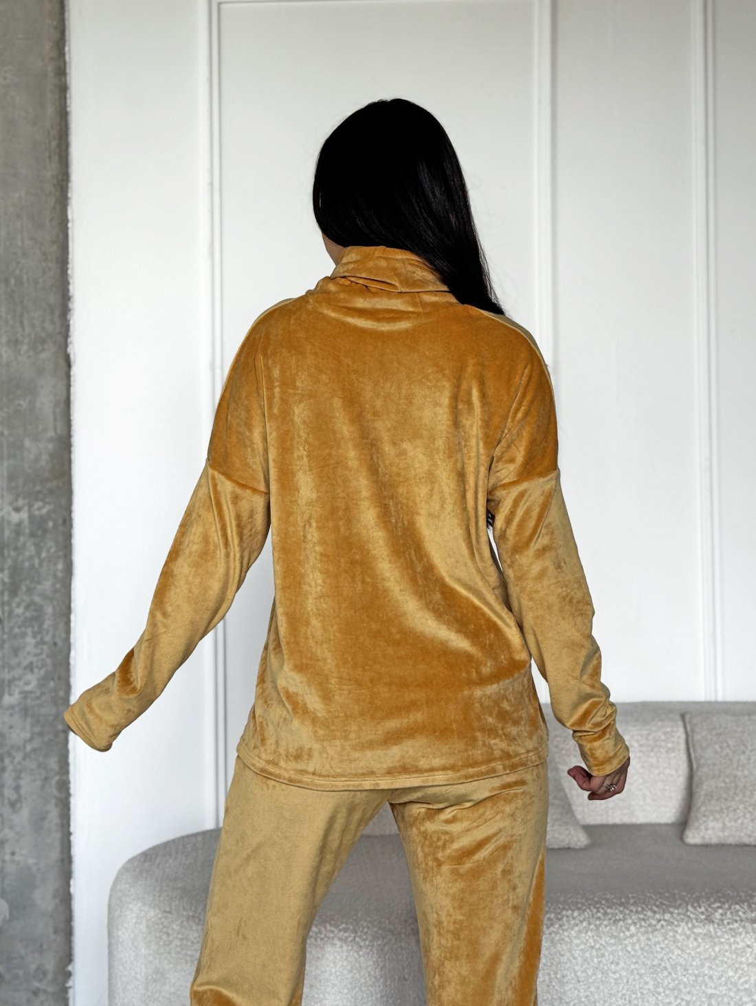 Жіночий костюм oversize з м’якого трикотажу INNOE 210366-2 Гірчичний