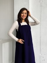 Жіночий однотонний сарафан міді — універсальний базовий образ INNOE 270571-1 Темно-синій