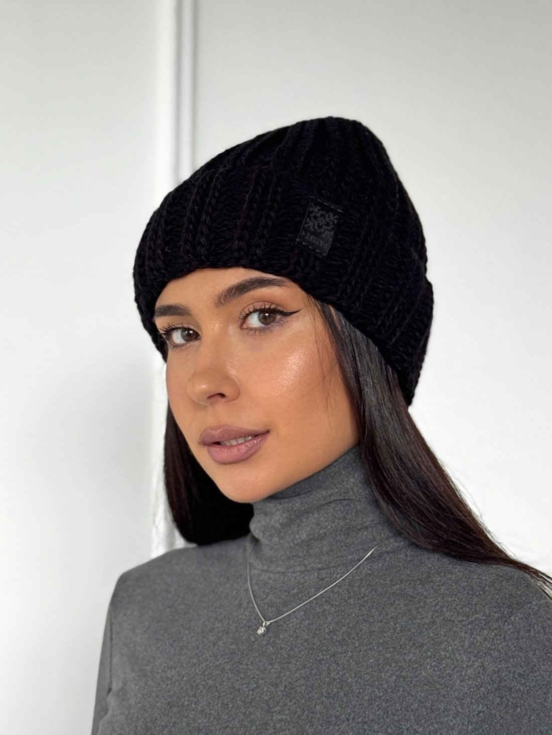 Жіноча шапка-біні фактурної в’язки INNOE 950234-1 Чорний - Купити
