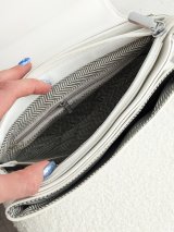 Стильна та функціональна біла сумка з екошкіри 300013-2