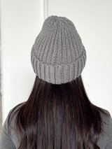 Стильна в’язана шапка з фактурною в’язкою INNOE 950234-1 Сірий