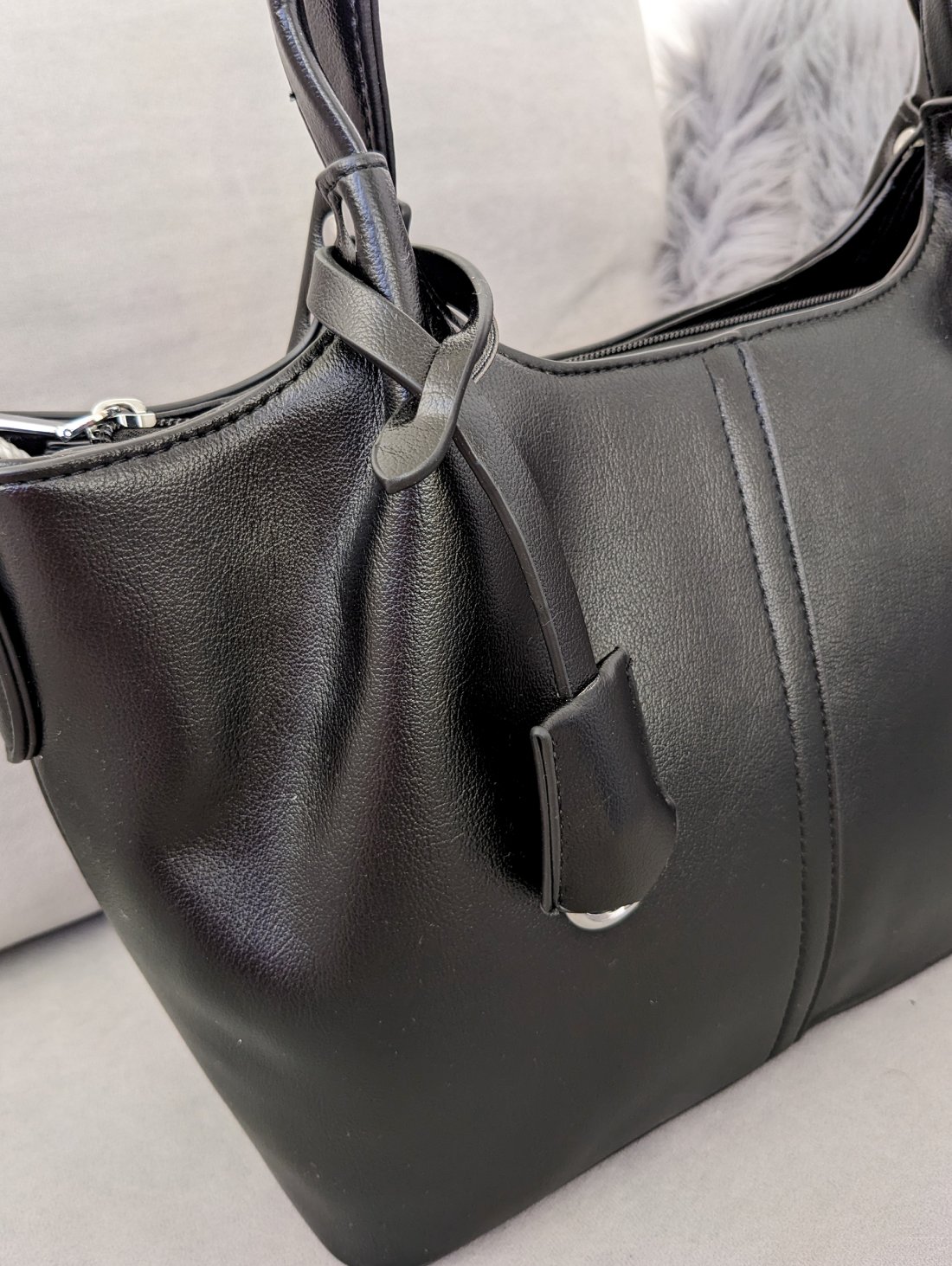 Стильна сумка Everyday Line з екошкіри для щоденних образів INNOE 350011-3 Чорний