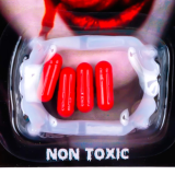 Зуби вампіра із кров'ю - Pobut