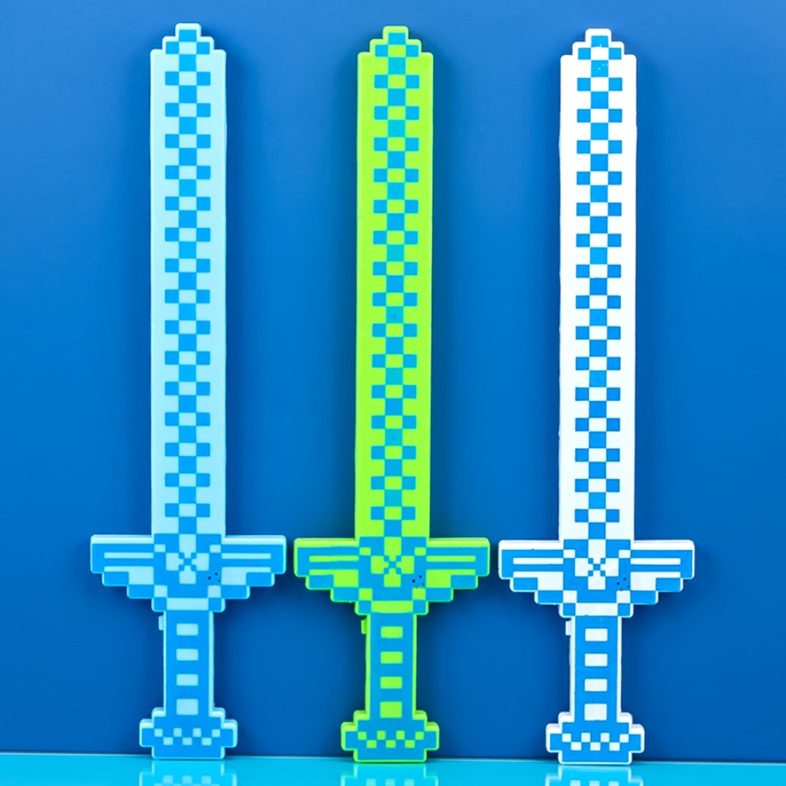 Алмазний меч Майнкрафт світиться, піксельний - Pobut