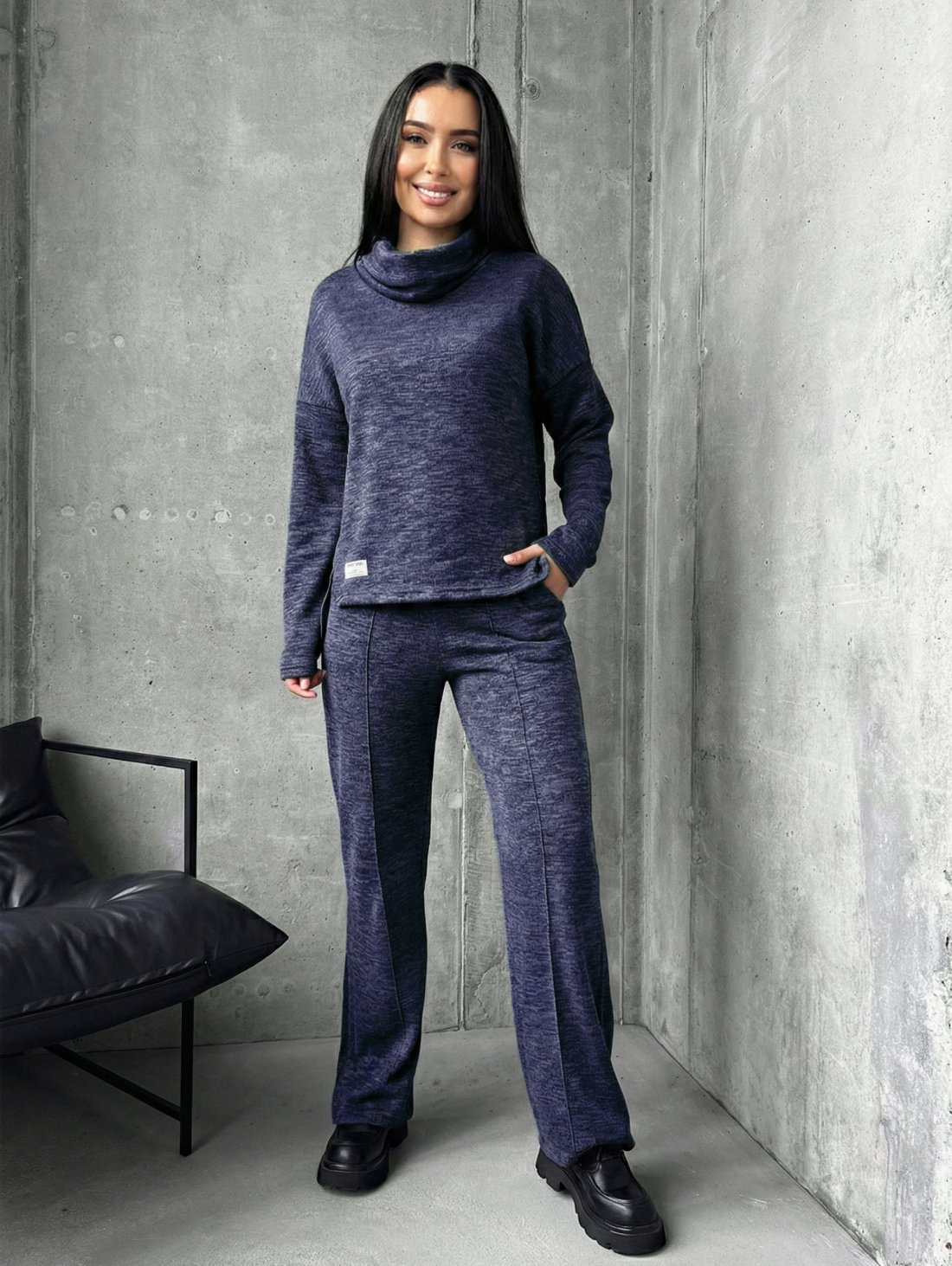 Жіночий костюм з м’яким начісом і благородним блиском INNOE 210366-4 Темно-синій