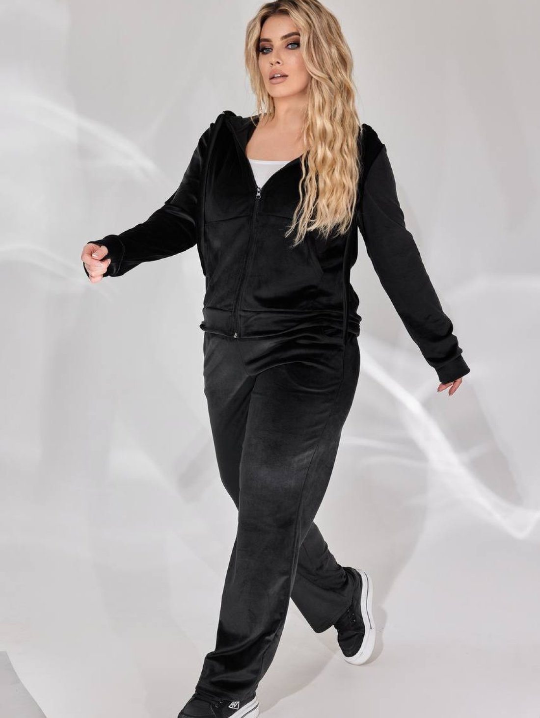 Жіночий трендовий велюровий спортивний костюм 300006-2 Чорний