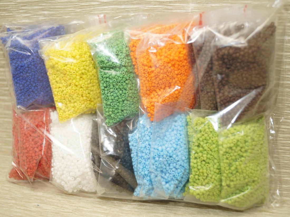 Бісер матовий дрібний № 12 в наборах. - Кристалік