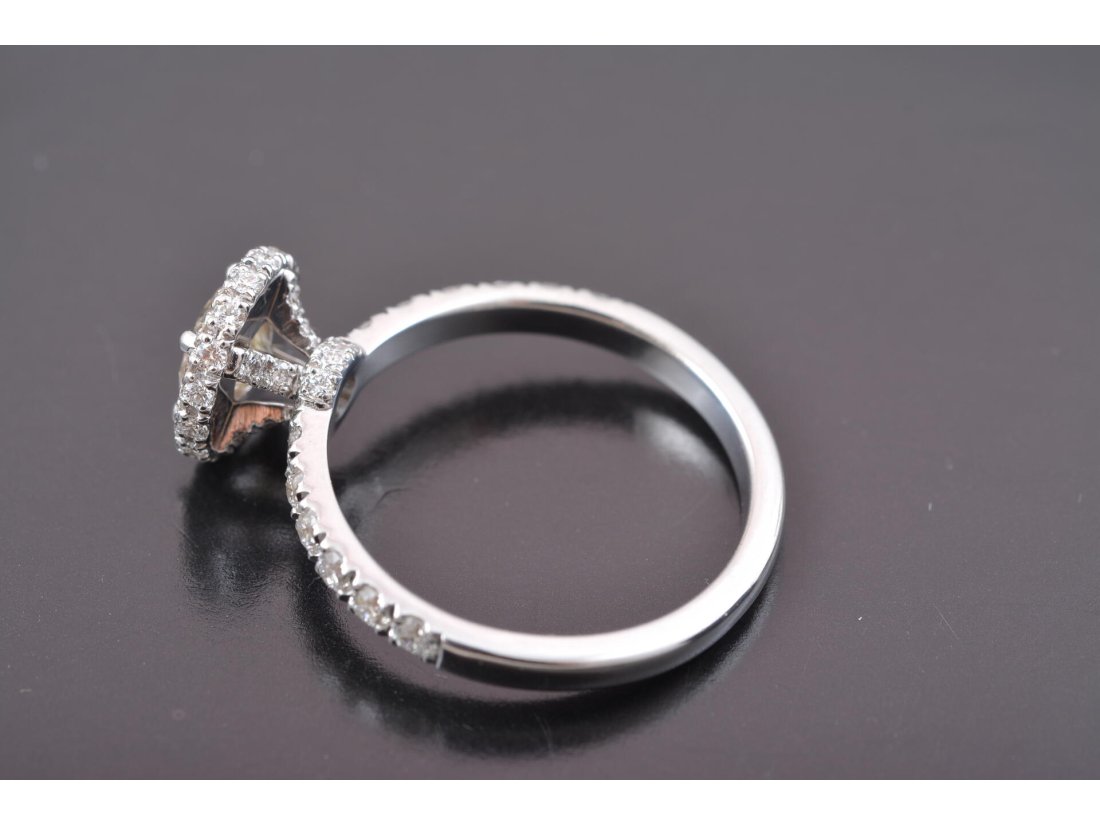 Каблучка жіноча з діамантами - Купити