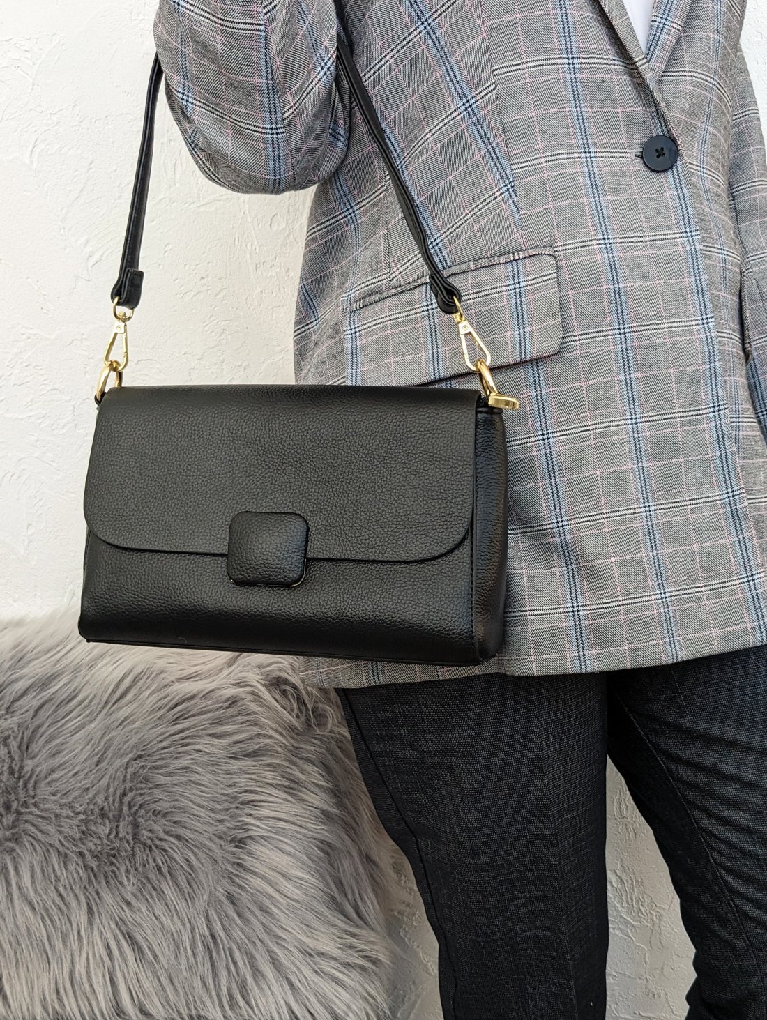 Жіноча сумка з екошкіри з функціональним наповненням INNOE 350013-1 Чорний - Innoe