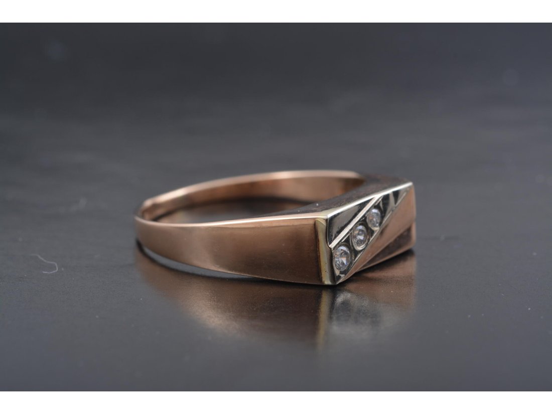 Чоловічий перстень