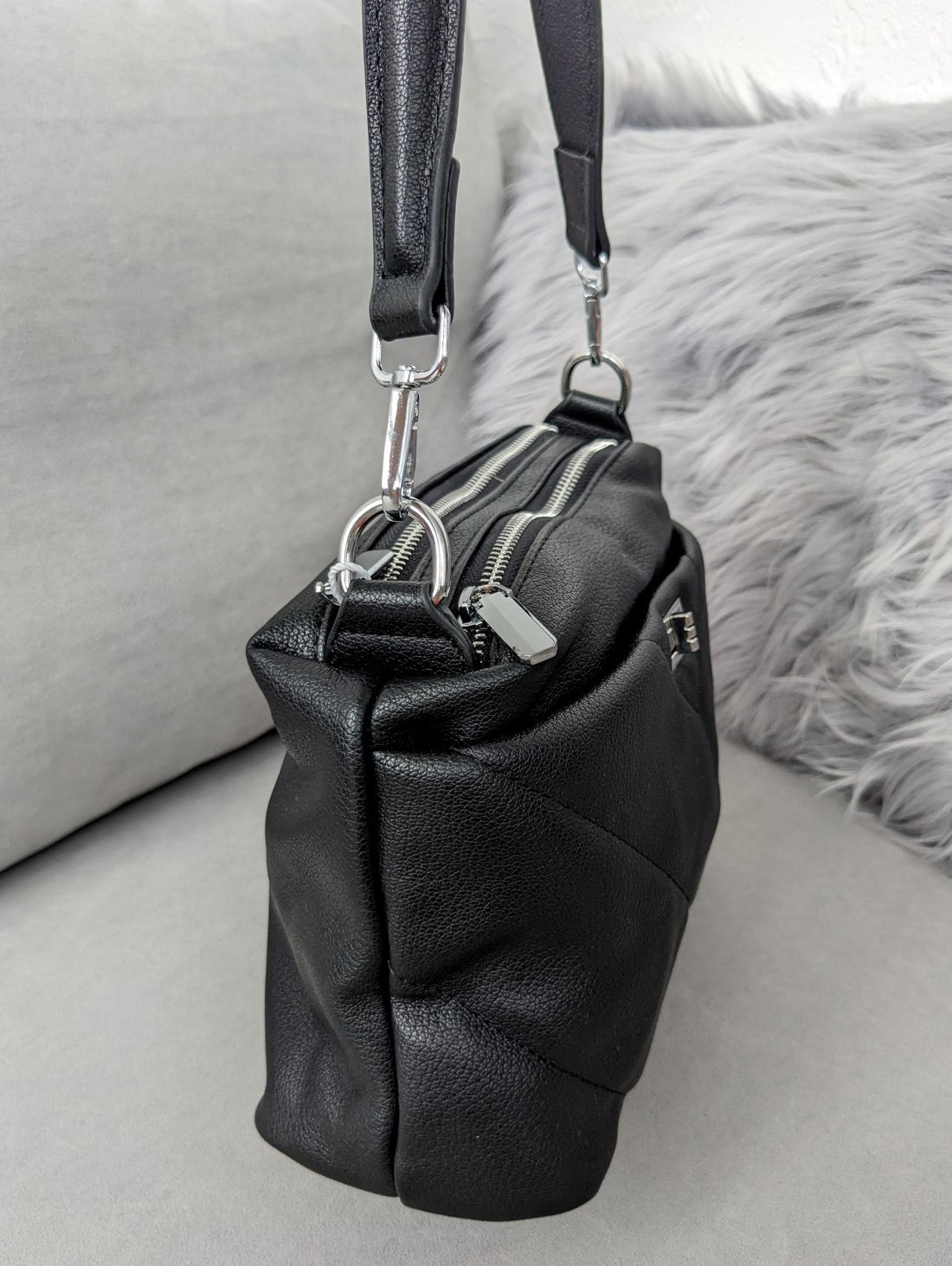 Практична та елеганта чорна жіноча сумка зі штучної шкіри INNOE 350010-3 Чорний