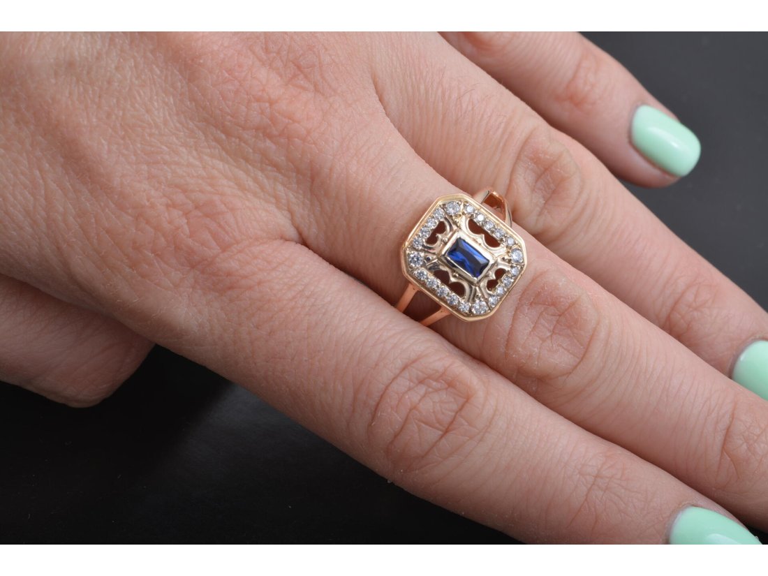 Каблучка класичної моделі