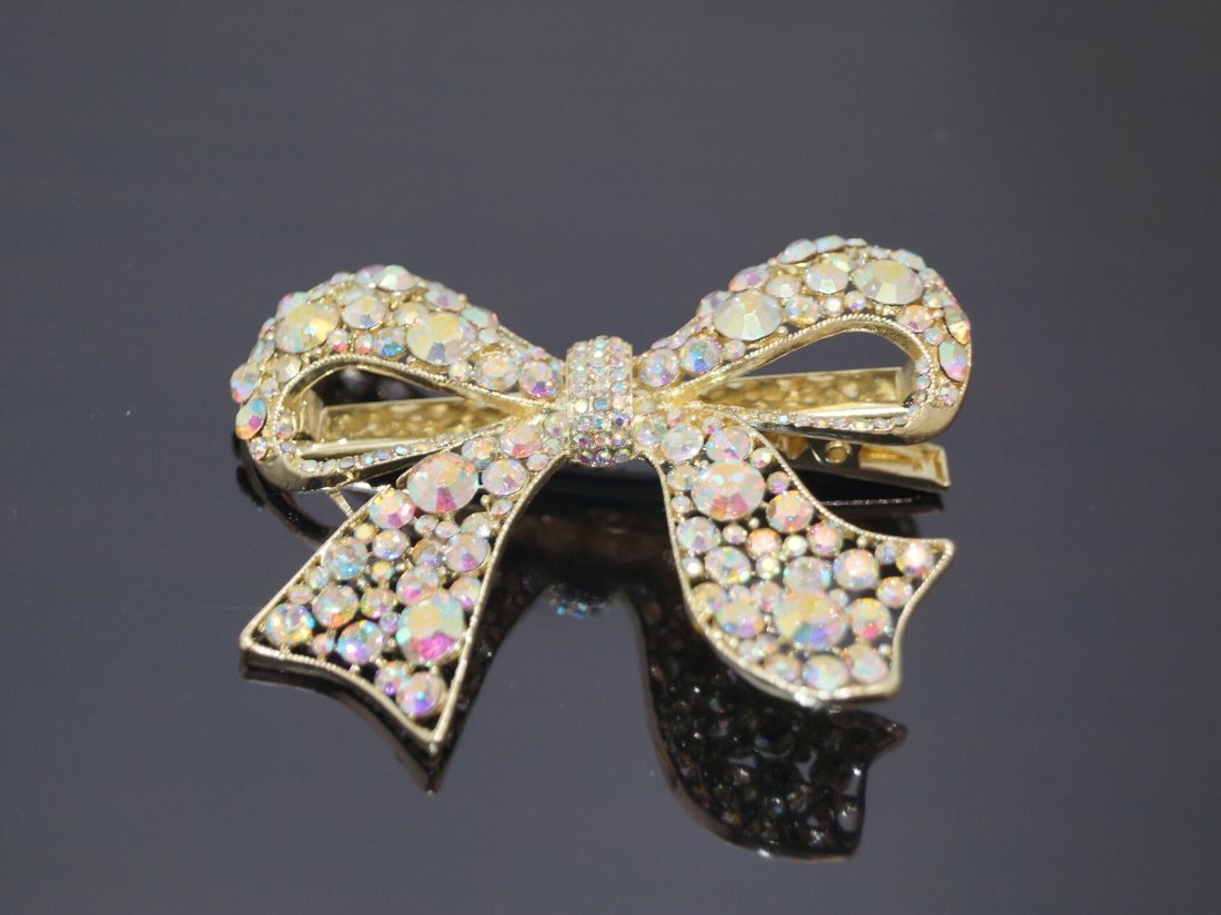 Затискач для волосся.