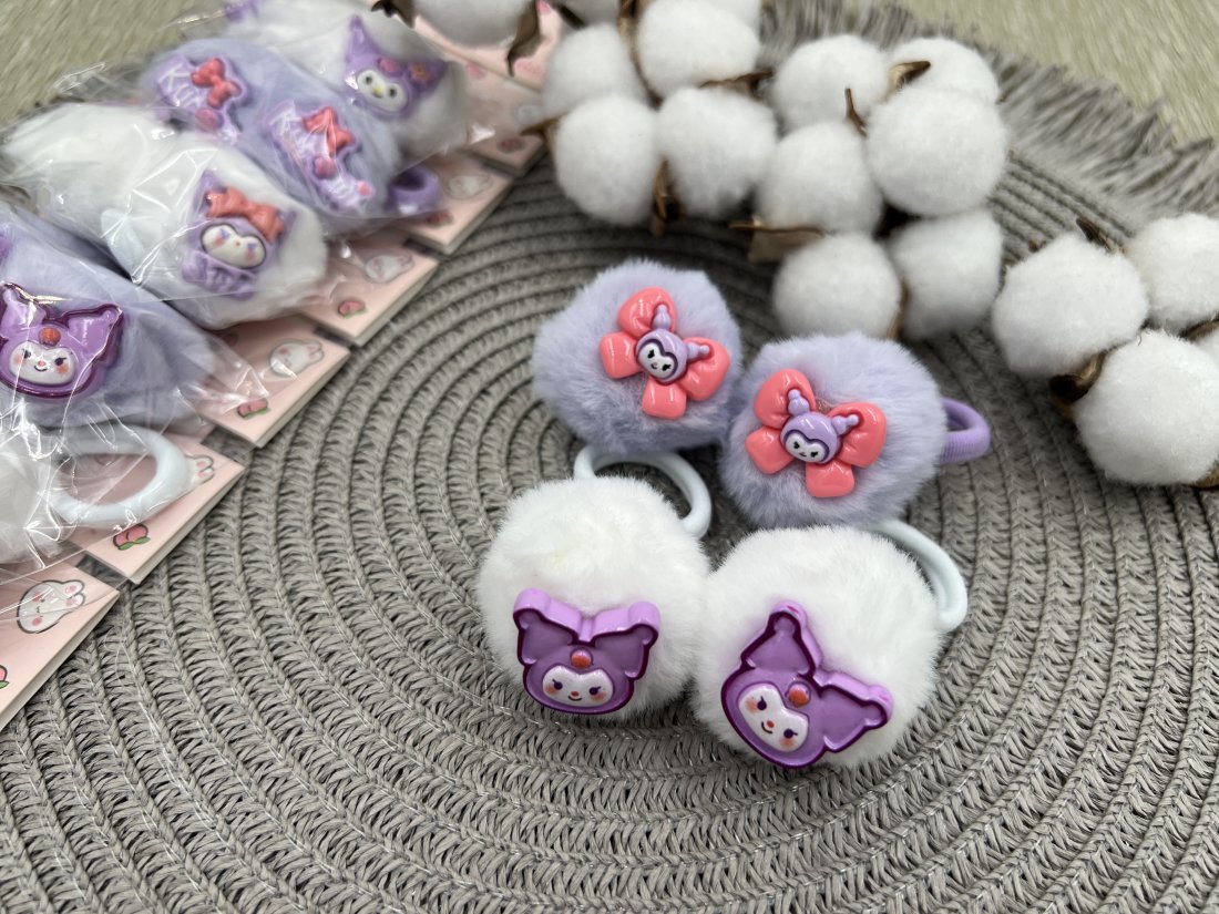 Дитячі резинки хутряні кульки 2,5см