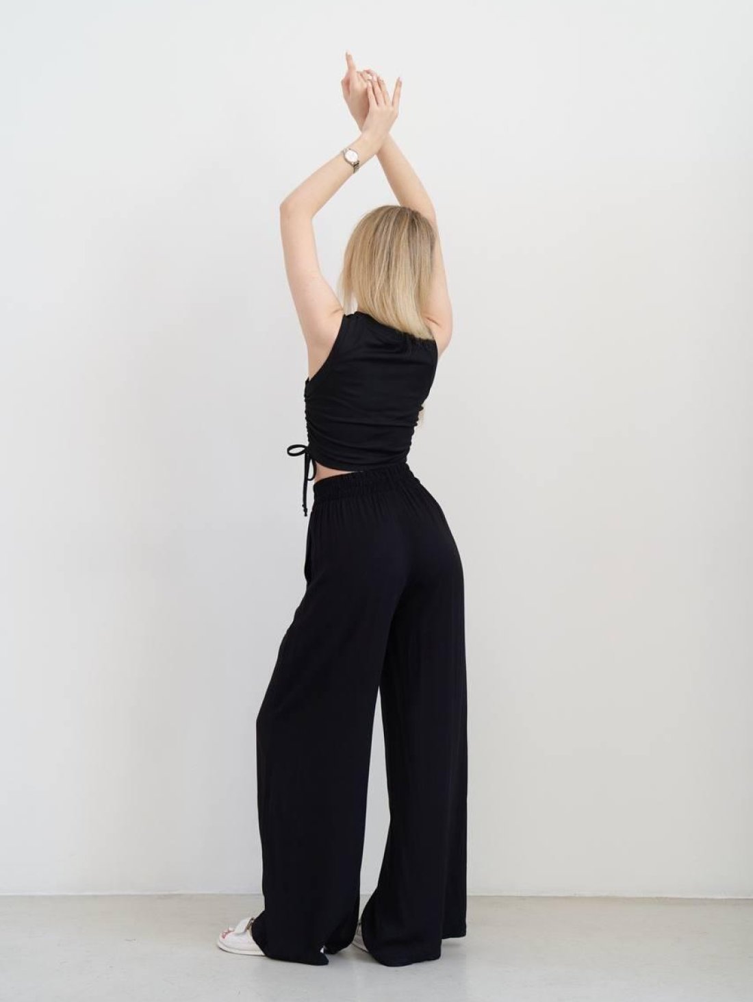 Комфортні та стильні чорні широкі брюки 220128 - Innoe