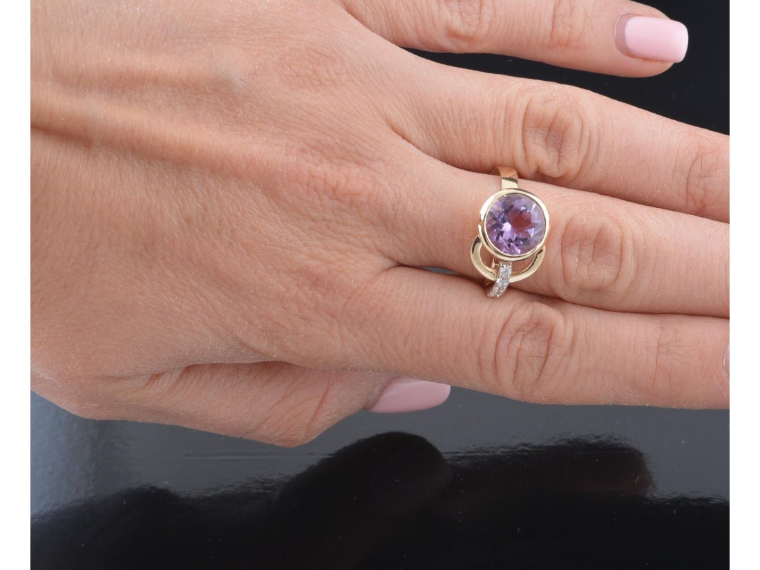 Каблучка, біле золото з аметистом - Купити