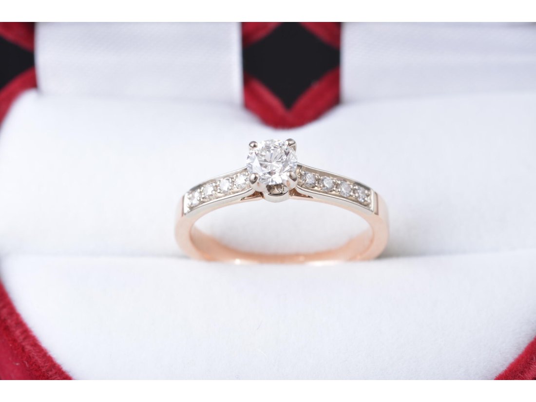 Каблучка із діамантами - Багира