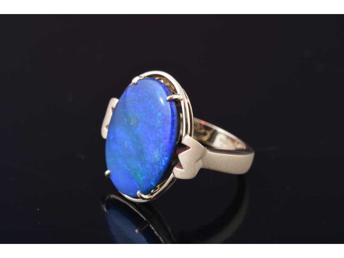 Каблучка з австралійським опалом - Купити