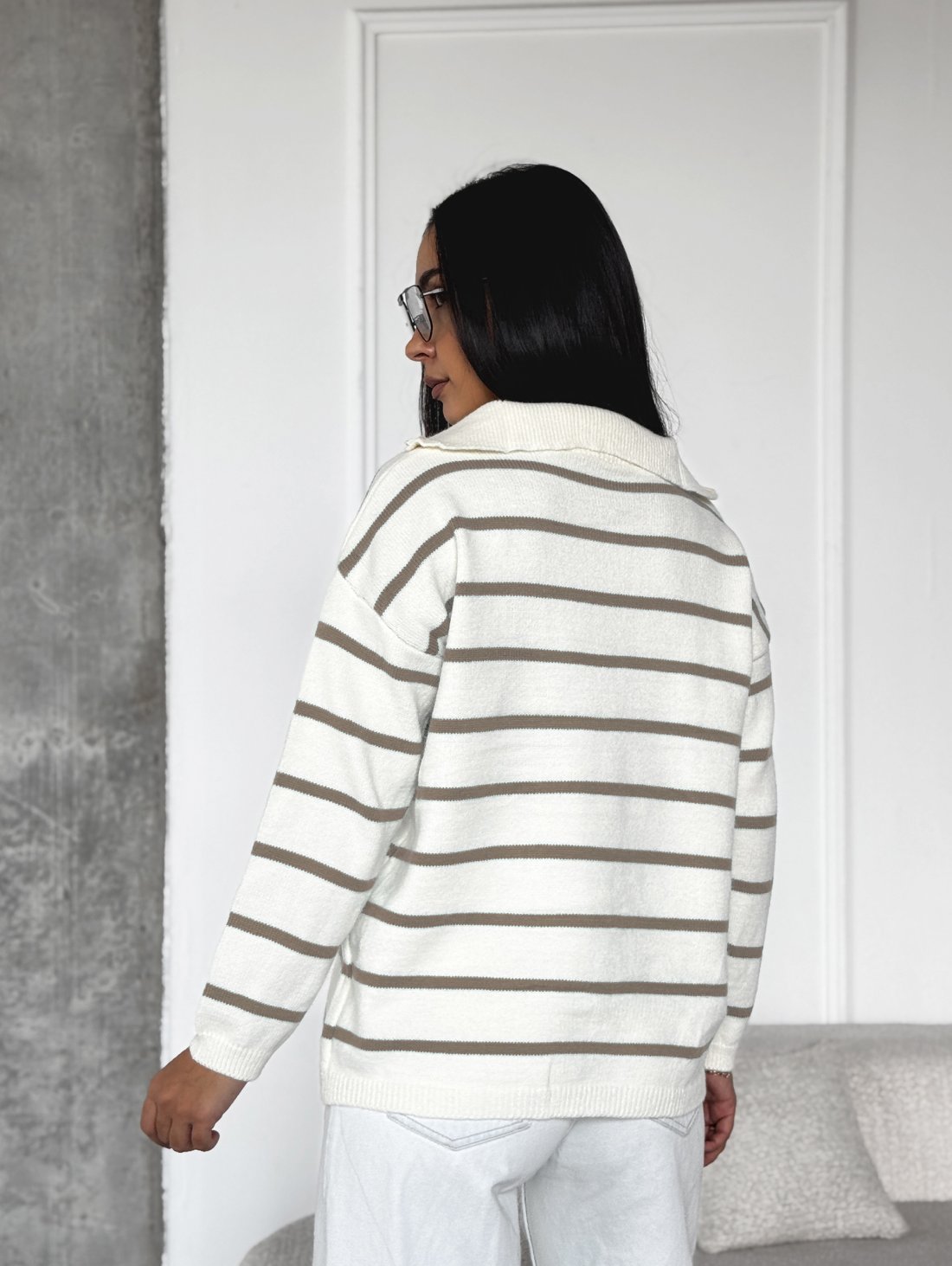 Комфортний светр з коміром-стійкою INNOE 300064-1 Бежевий