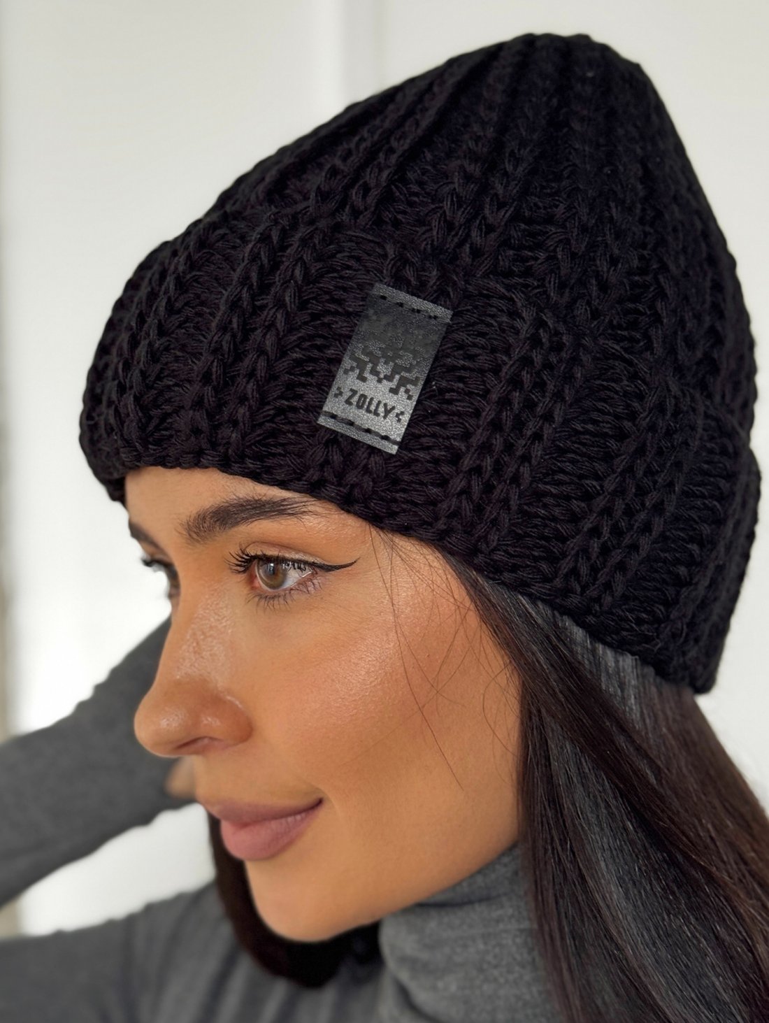 Жіноча шапка-біні фактурної в’язки INNOE 950234-1 Чорний
