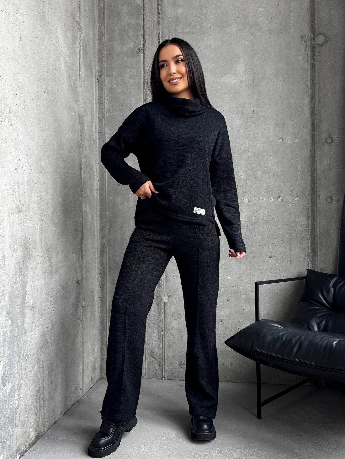 М’який жіночий костюм з ангорою INNOE 210366-2 Чорний