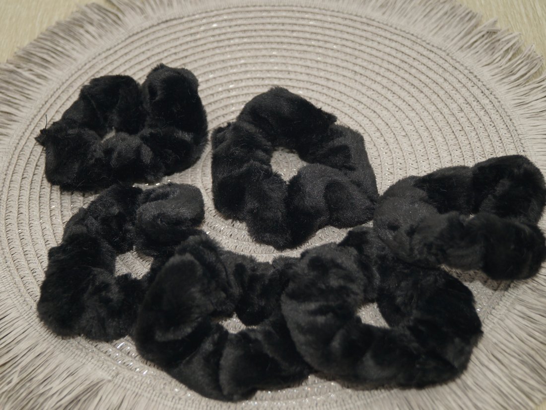 Резинки для волосся. Об'ємні. Штучне хутро.