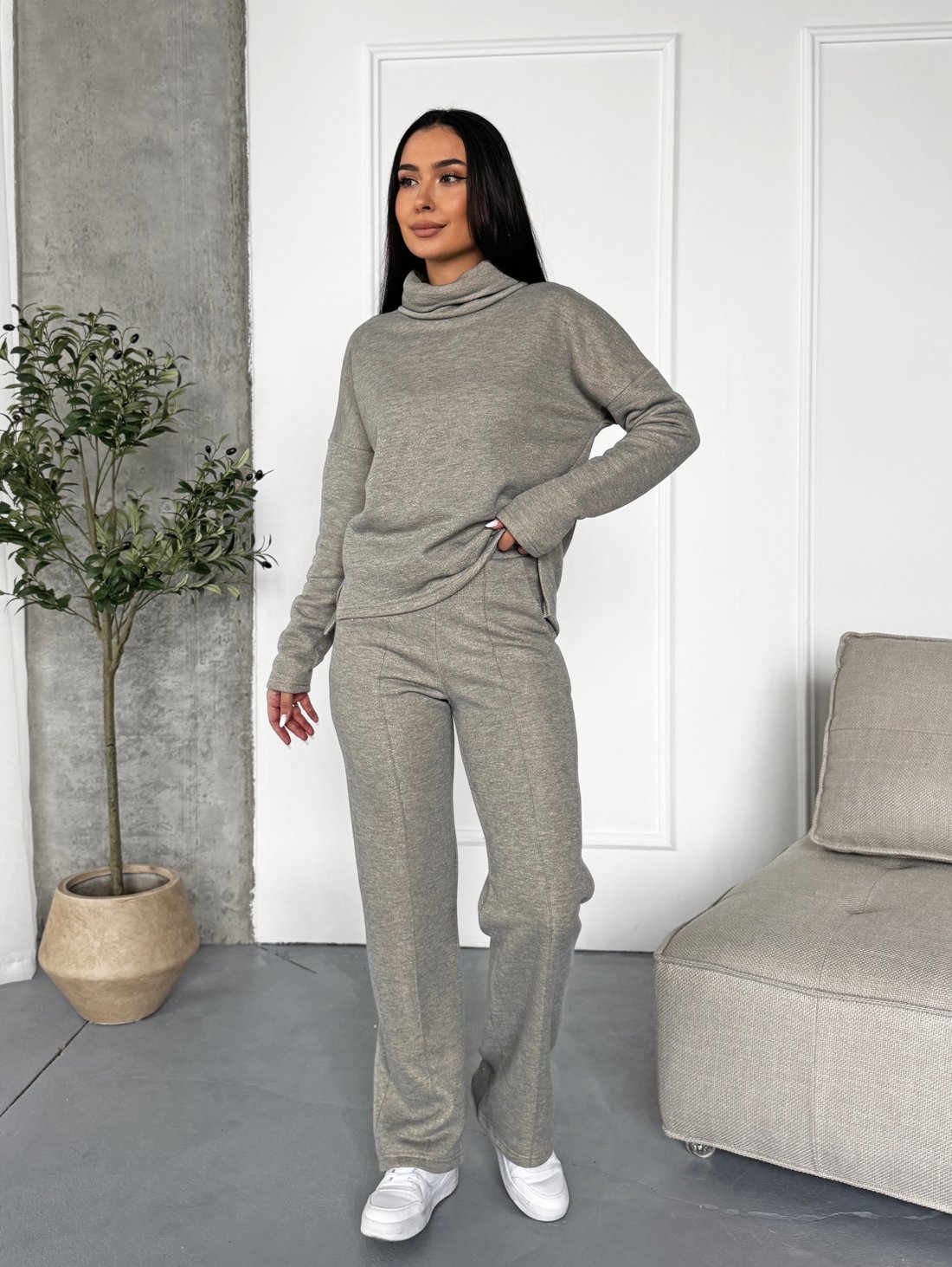 Жіночий костюм тринитка “Urban Shine” – комфорт і сяяння в одному образі INNOE 210366-4 Світло-сірий