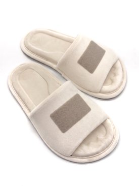Домашні анатомічні barefoot капці з липучкою молочного з відкритим носком Family Story - Купити